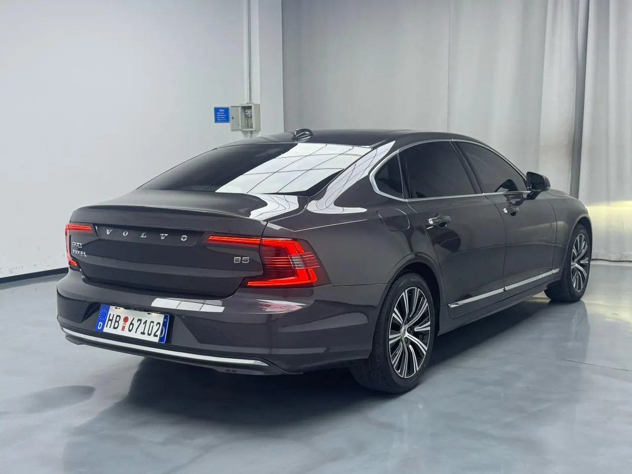 Volvo 2022 S90 48V 2.0T B5 Zhiyuan Deluxe Edition Automatic Gear 2