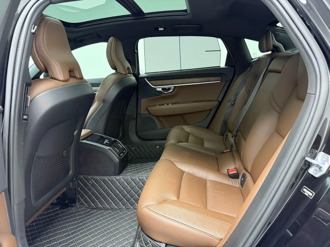 Volvo 2022 S90 48V 2.0T B5 Zhiyuan Deluxe Edition Automatic Gear 5