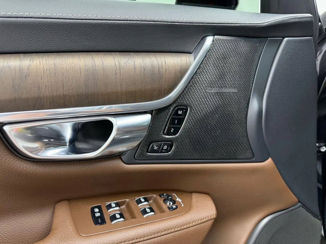 Volvo 2022 S90 48V 2.0T B5 Zhiyuan Deluxe Edition Automatic Gear 6