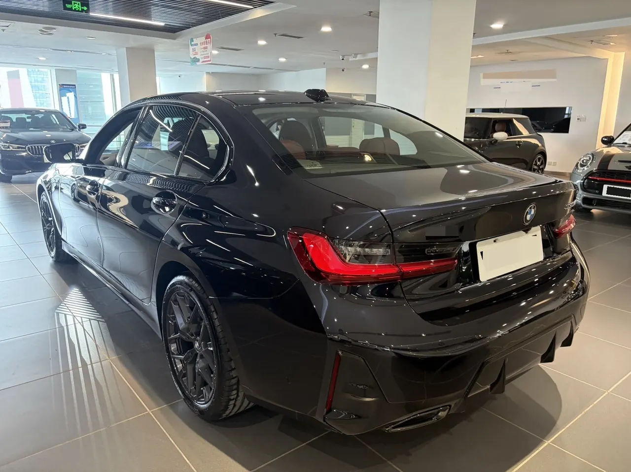 BMW 3 Series 2026 330Li 2.0T M Sports Obsidian Night Suit Automatic Gear 3