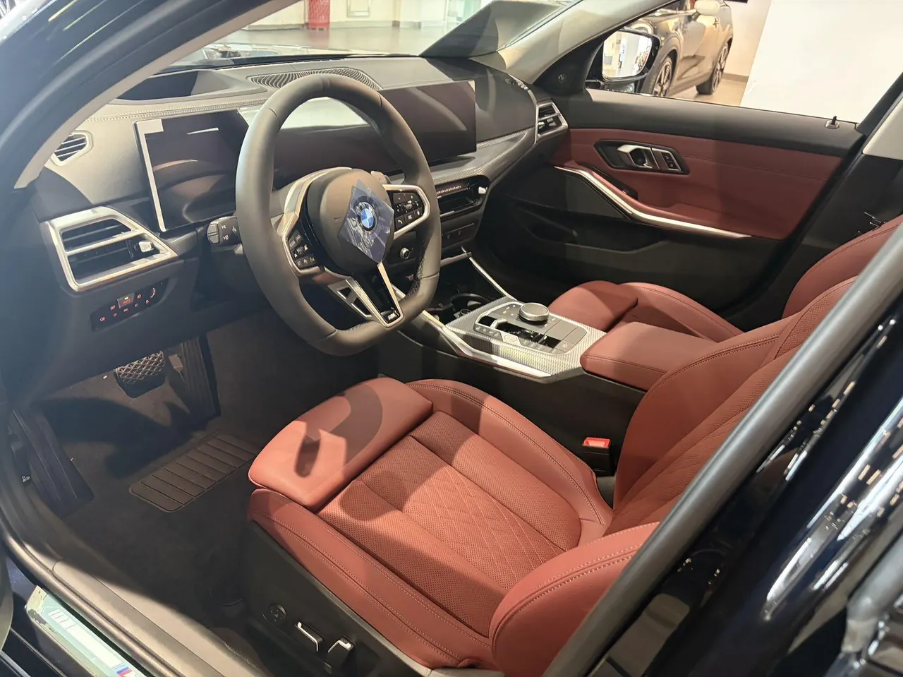 BMW 3 Series 2026 330Li 2.0T M Sports Obsidian Night Suit Automatic Gear 4