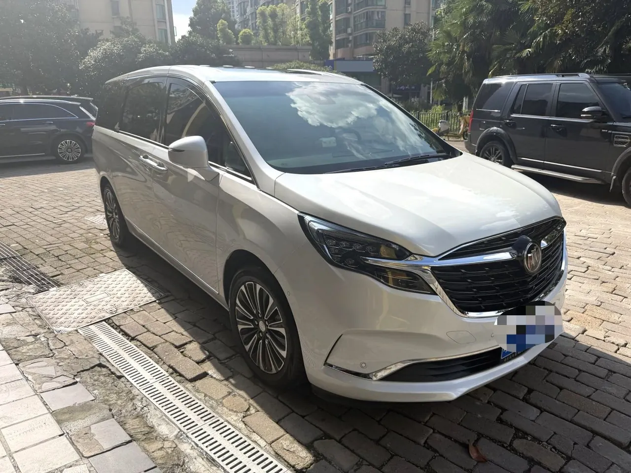 Buick 2022 GL8 ES Lu Zun 48V 2.0T 653T Flagship Automatic Gear 3
