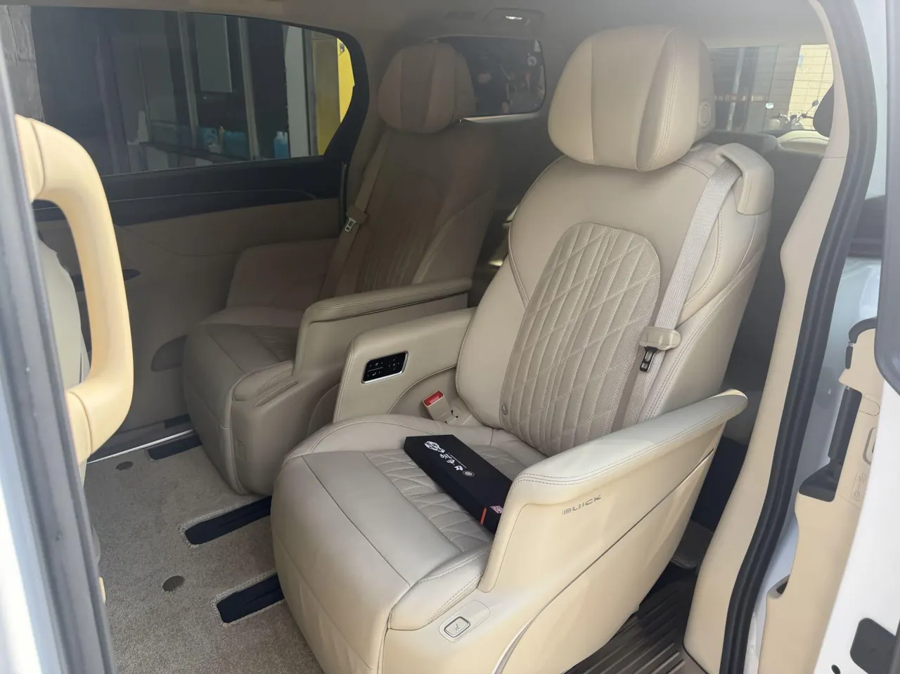 Buick 2022 GL8 ES Lu Zun 48V 2.0T 653T Flagship Automatic Gear 8