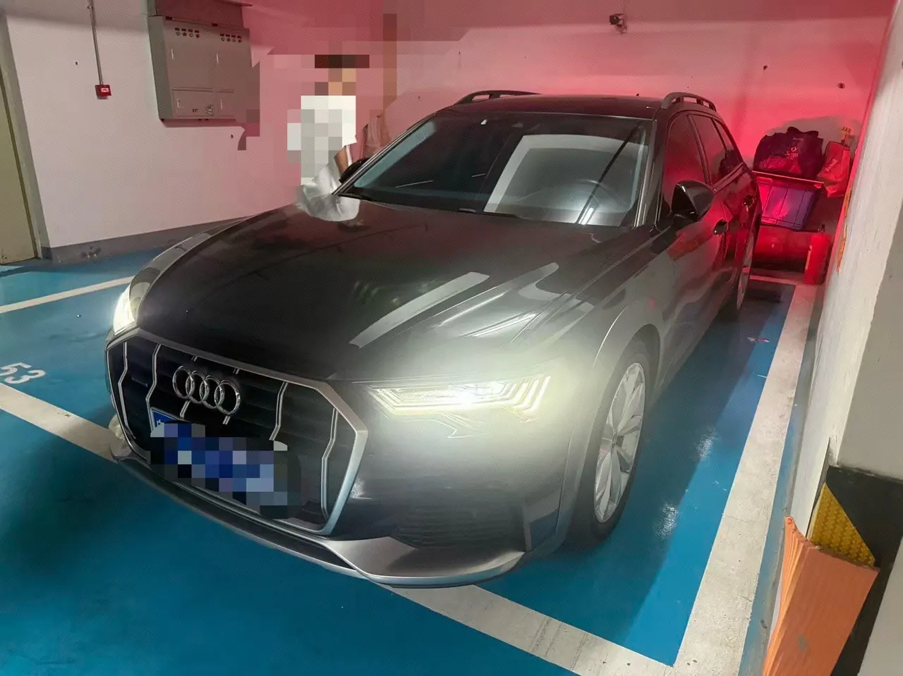 打开图片灯箱:Audi A6 (Imported) 2022 A6 Allroad 48V 3.0TFSI 55TFSI Quattro Explorers Enjoy Off-road Automatic Gear