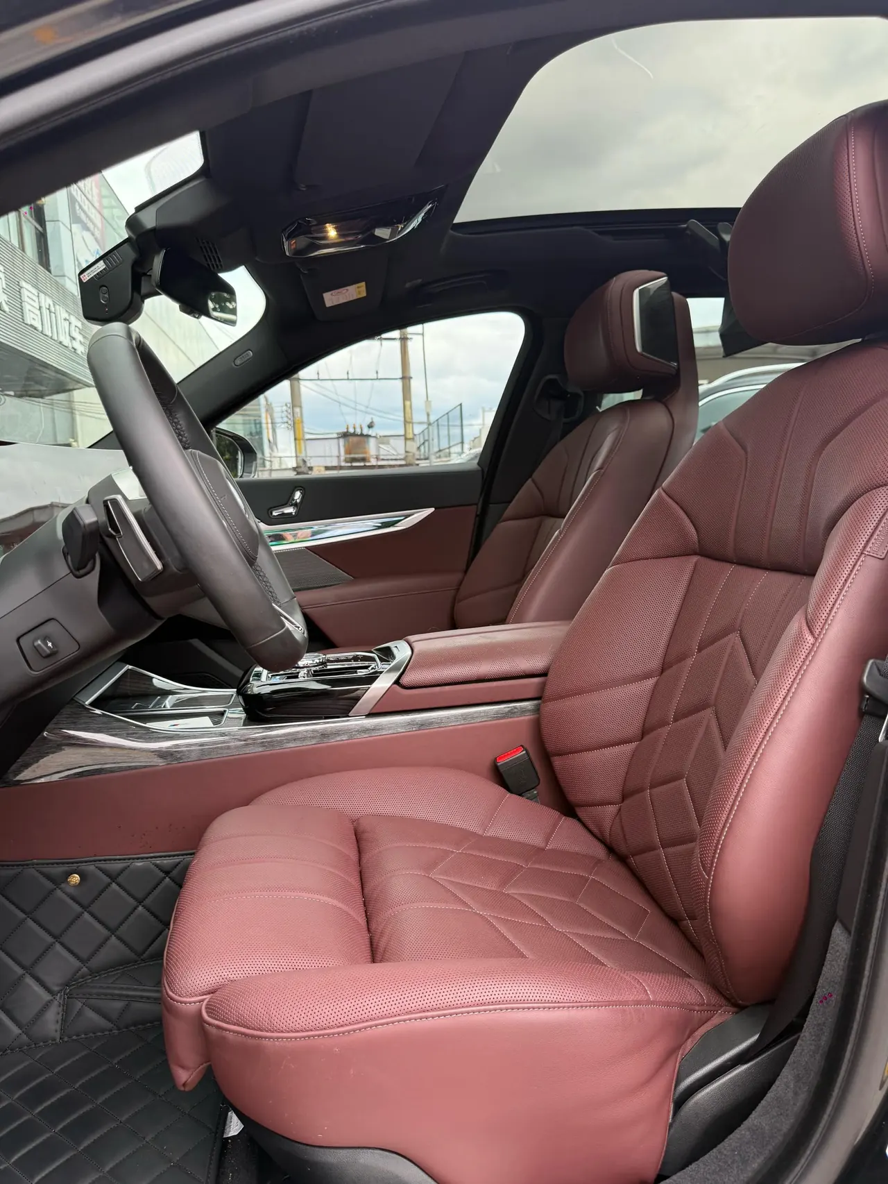 BMW i7 (Imported) 2023 i7 eDrive50L Enjoy M Sports Suit Automatic Gear 8