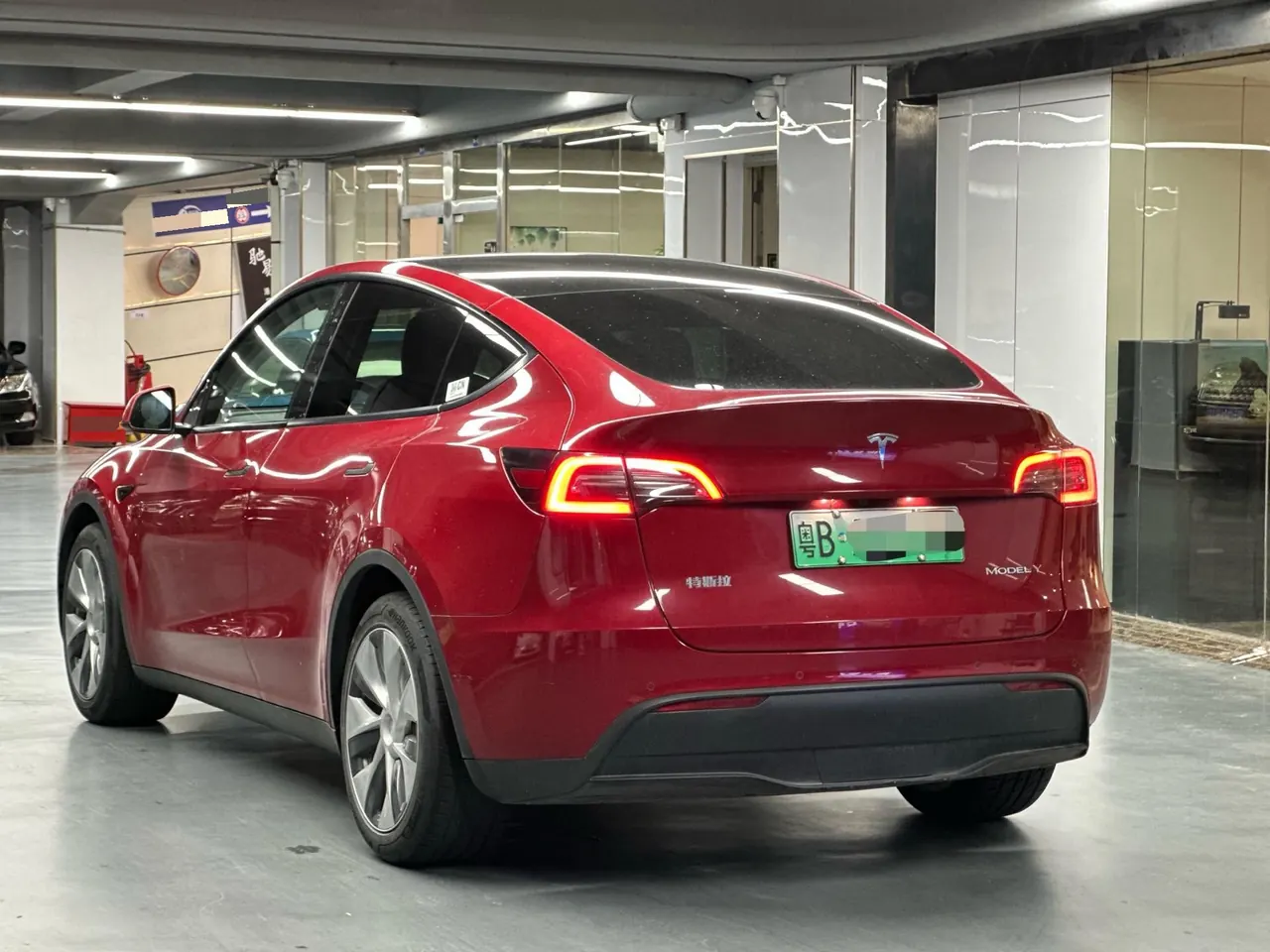 Tesla 2021 Model Y Standard Endurance Rear Drive Automatic Gear 3