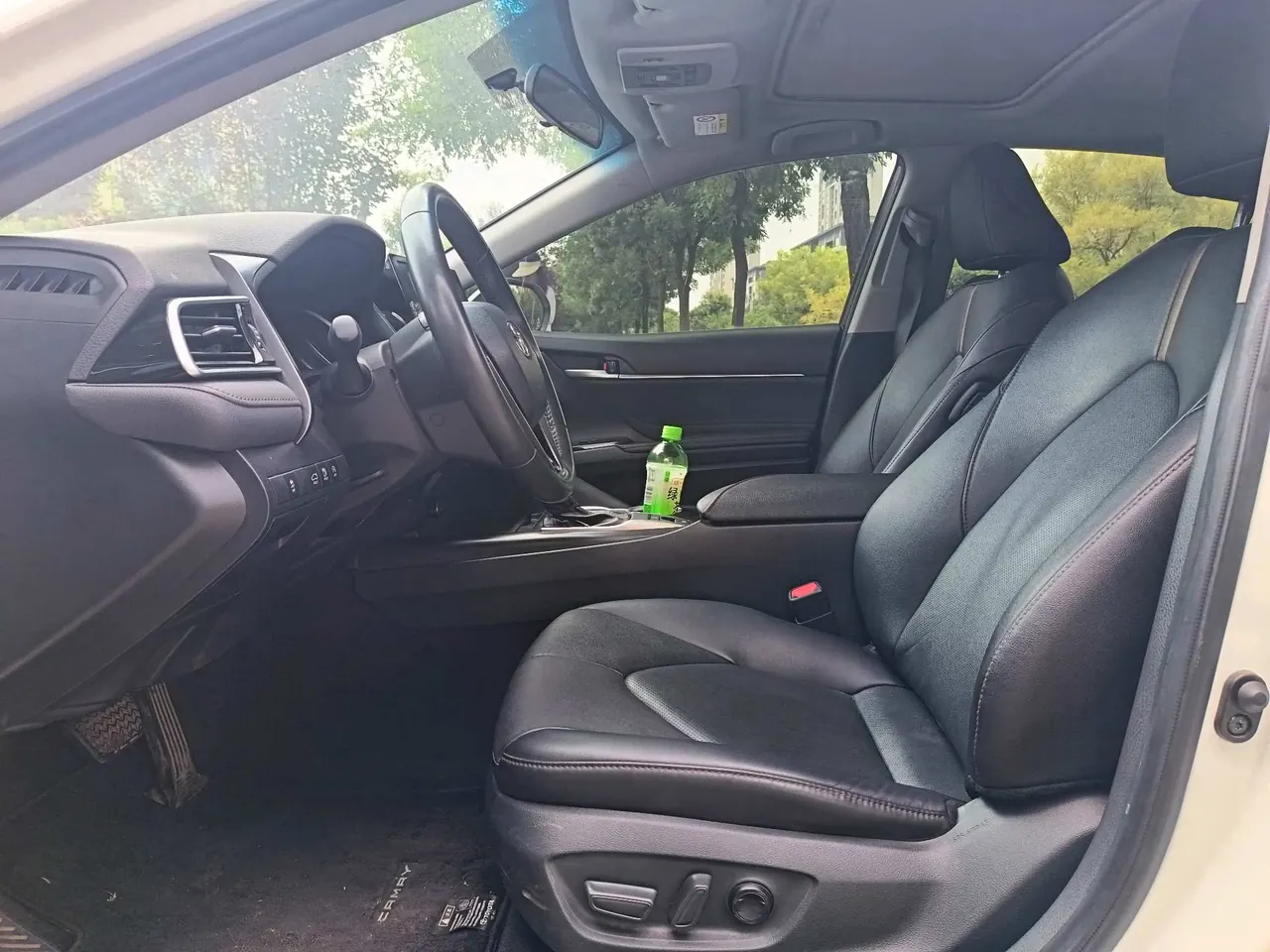 Toyota 2021 Camry 2.0G Stepless Deluxe Edition Automatic Gear 4