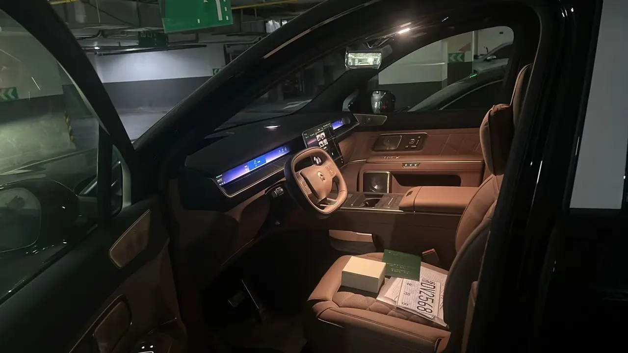NIO 2026 ES 9 102kWh Executive Island Deluxe Automatic Gear 3