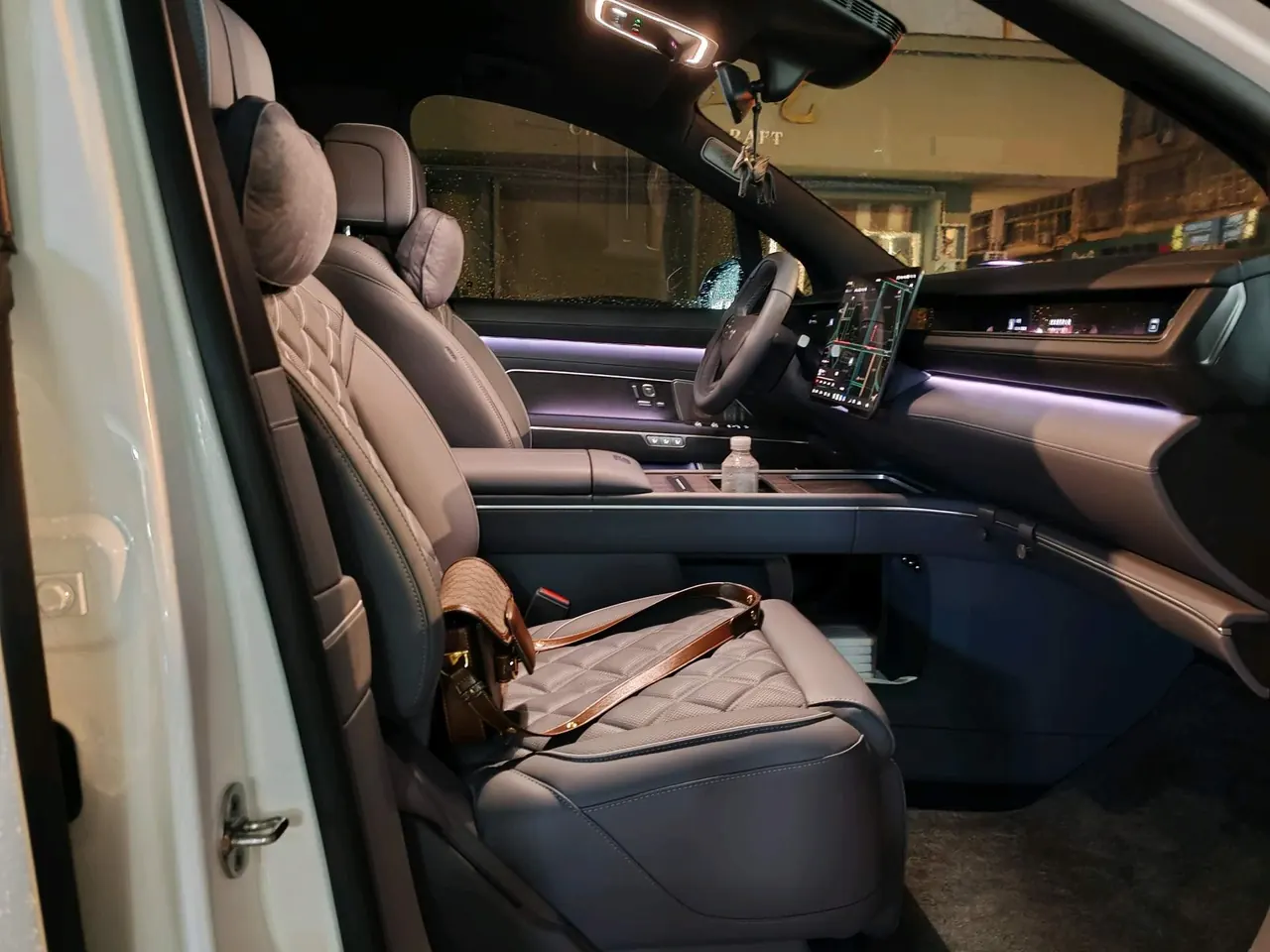 NIO 2026 ES8 6-seat executive deluxe automatic gear 5