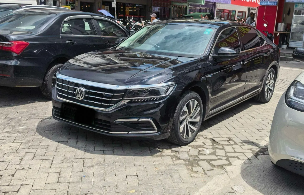 Volkswagen Passat New Energy 2020 Passat PHEV 1.4T Deluxe Automatic Gear - View 1
