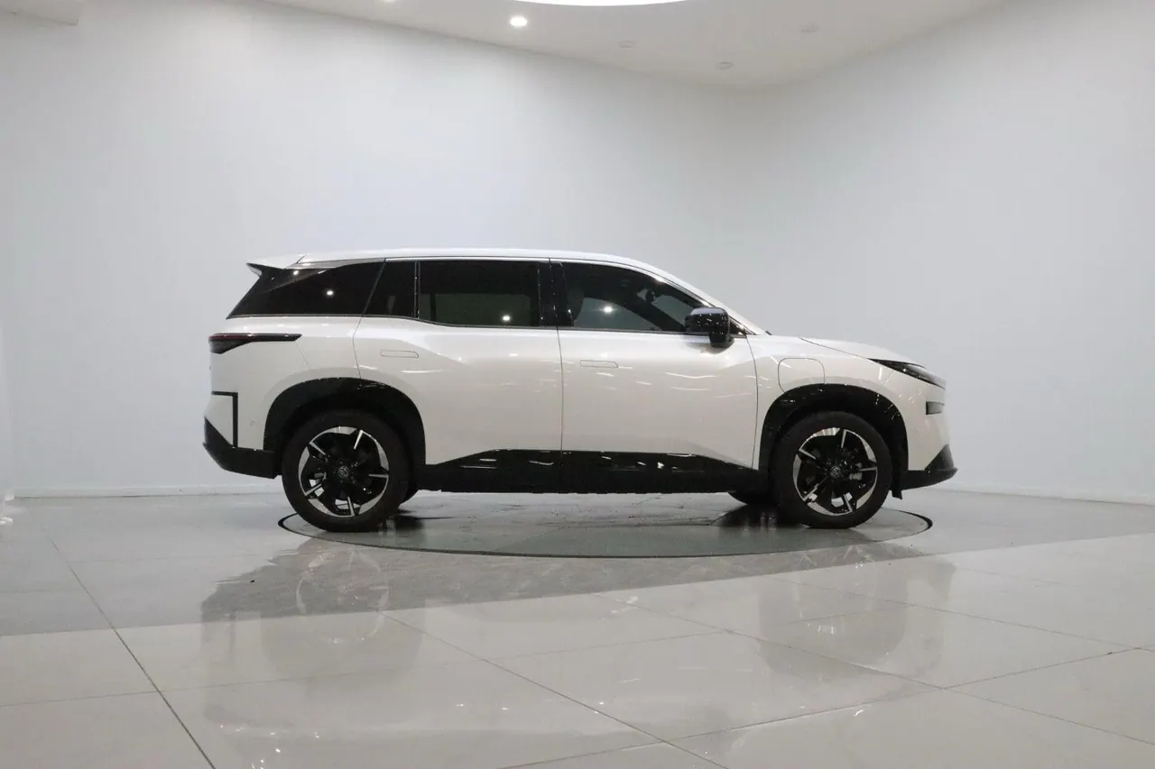 Toyota 2025 Platinum Intelligence 3X 520 Pro Advanced Intelligence Driving Edition Automatic Gear 2