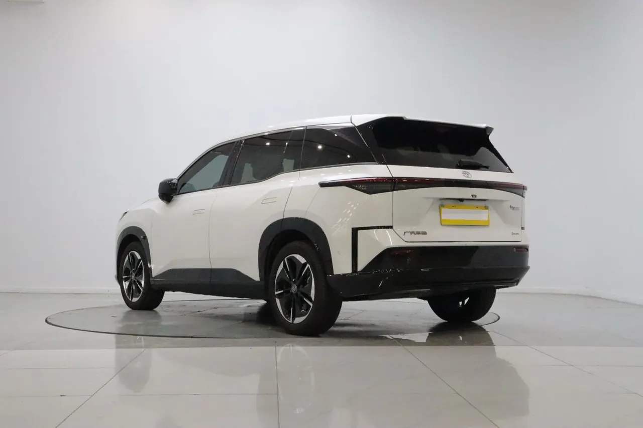 Toyota 2025 Platinum Intelligence 3X 520 Pro Advanced Intelligence Driving Edition Automatic Gear 3