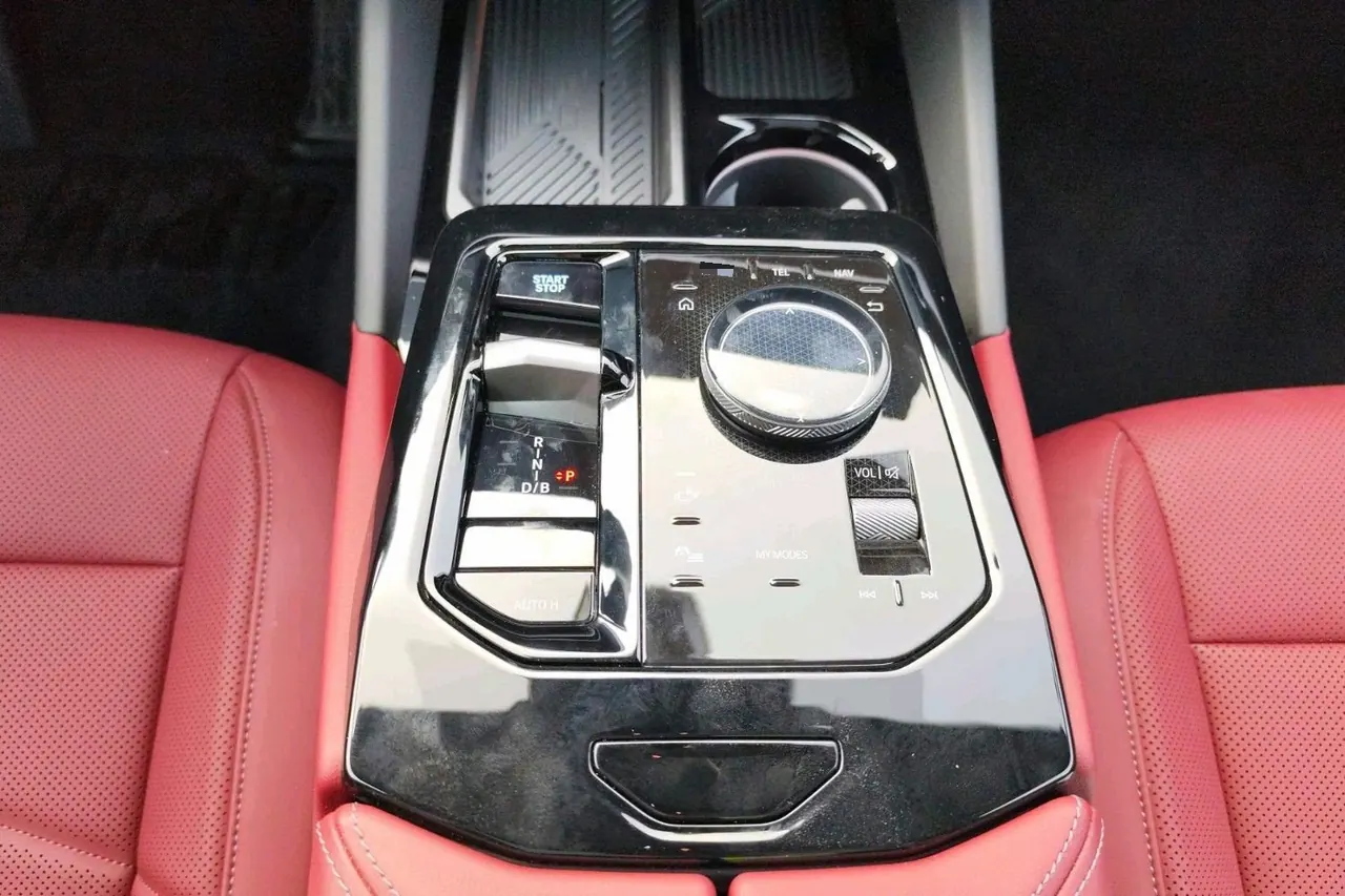 BMW 2025 i5 eDrive 40L M sports suit automatic gear 6