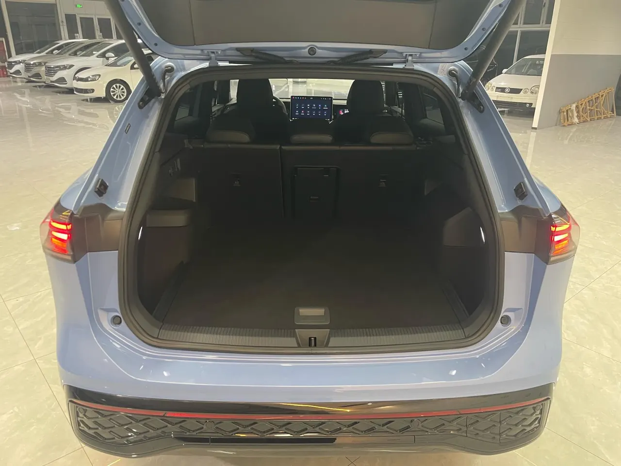 Volkswagen 2024 Tiguan L PRO 2.0TSI 380TSI Four-wheel Drive R-Line Smart Edition Automatic Gear 9