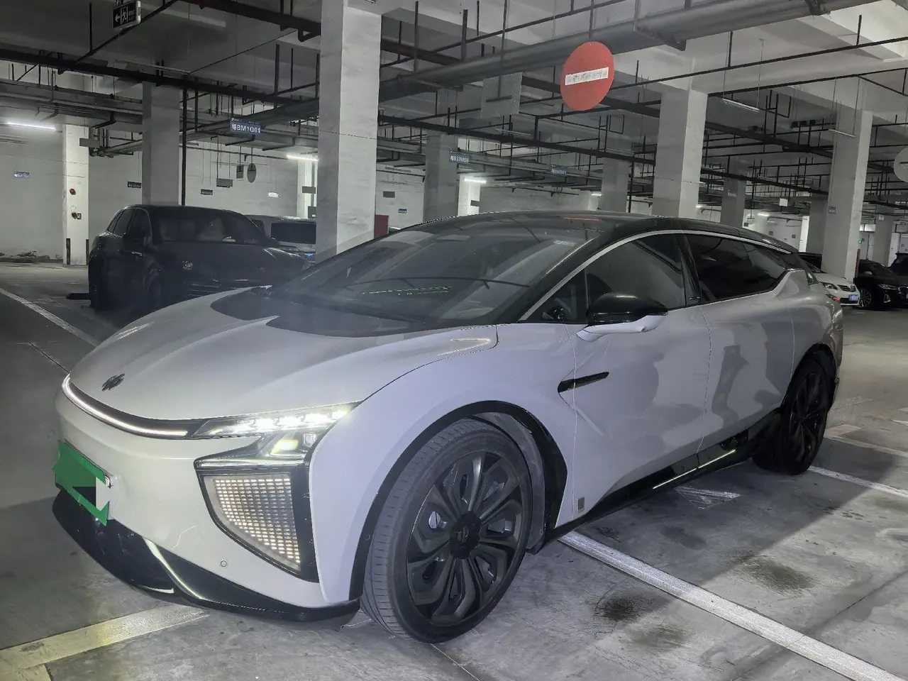 Open image lightbox: HiPhi 2021 HiPhi X Founding Edition 6-seat Automatic Gear