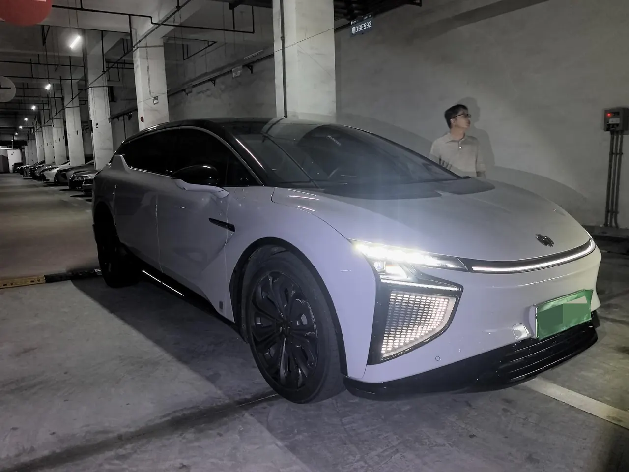 HiPhi 2021 HiPhi X Founding Edition 6-seat Automatic Gear 3