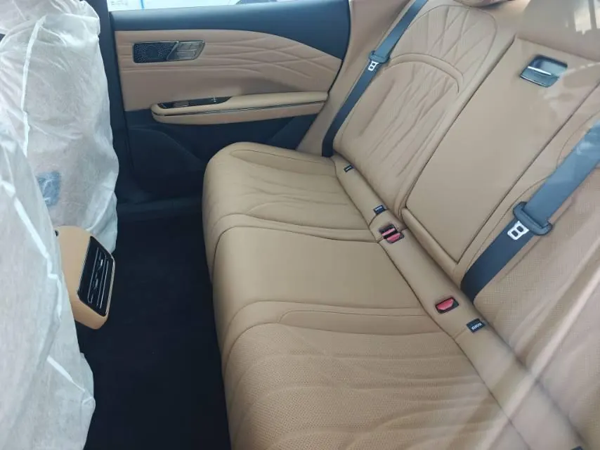Geely Galaxy 2025 Xingyao 8 EM-i 1.5 130km Premium Edition Automatic Gear 6