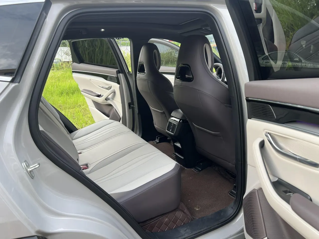 BYD Song PLUS New Energy 2025 Song PLUS DM-i 1.5 Stepless Smart Driving Edition 112KM Honorable Automatic Gear 12