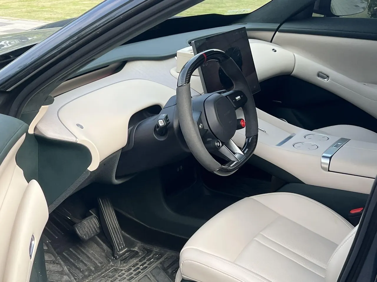 MI 2025 YU7 Long Endurance High Performance Four-wheel Drive Max Edition Automatic Gear 3