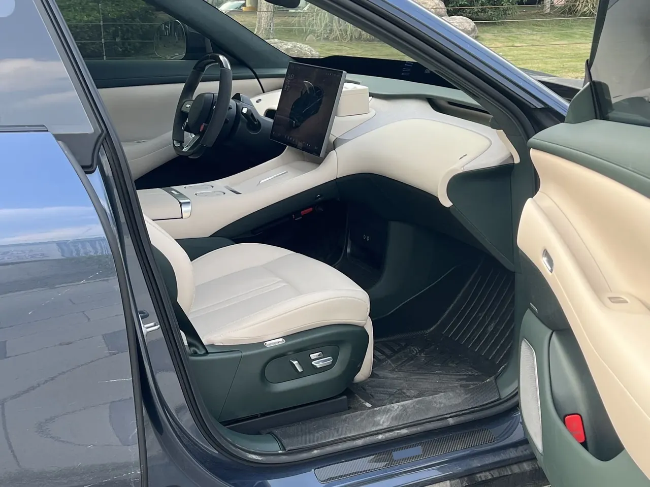 MI 2025 YU7 Long Endurance High Performance Four-wheel Drive Max Edition Automatic Gear 5