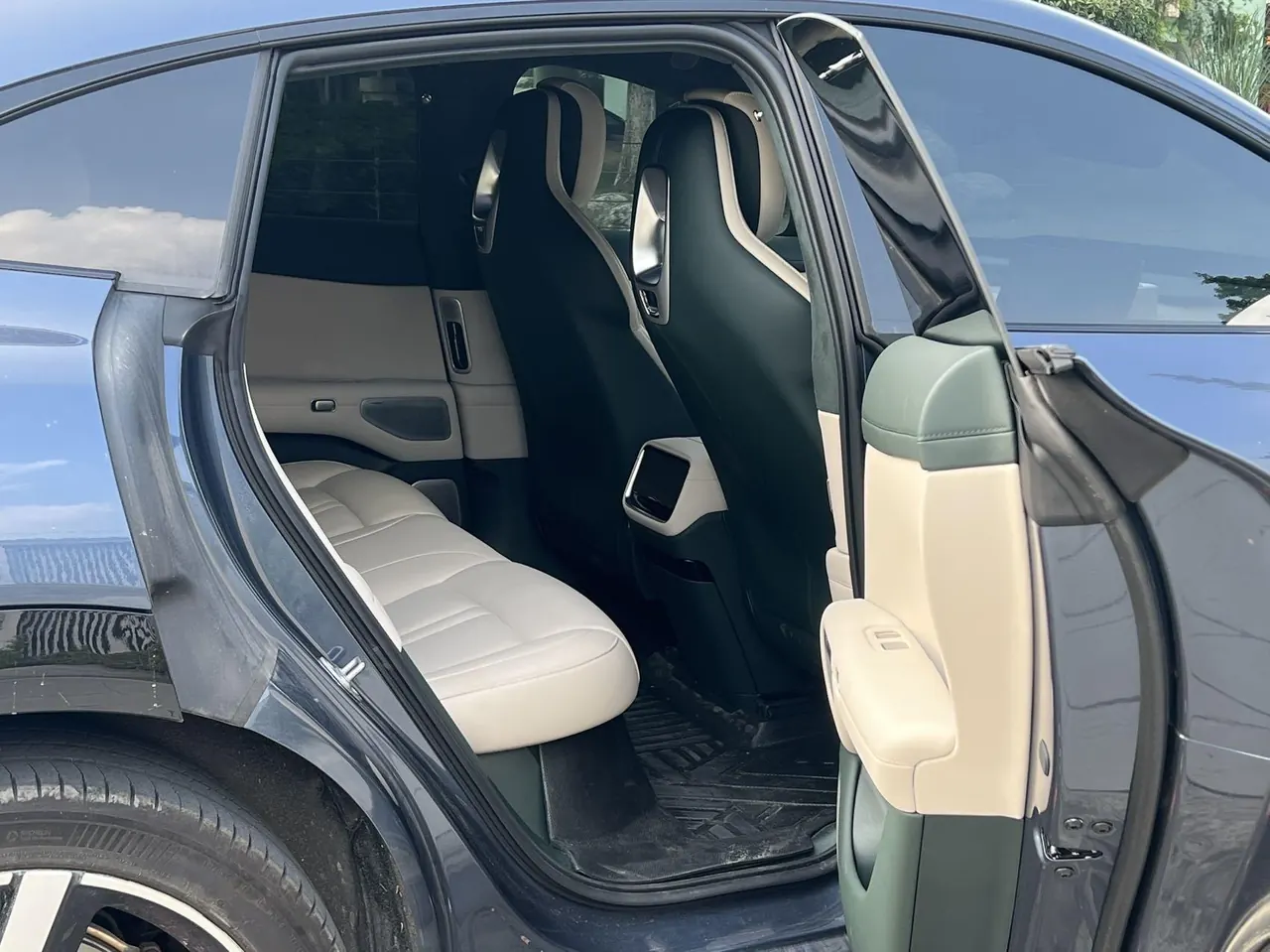 MI 2025 YU7 Long Endurance High Performance Four-wheel Drive Max Edition Automatic Gear 6