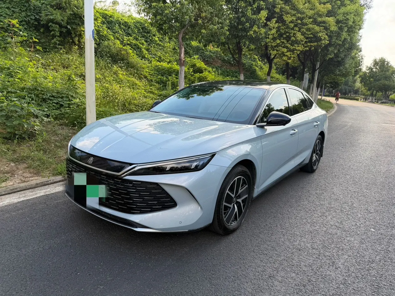 Open image lightbox: BYD 2024 Qin L DM-i 1.5 stepless 120KM leading automatic gear