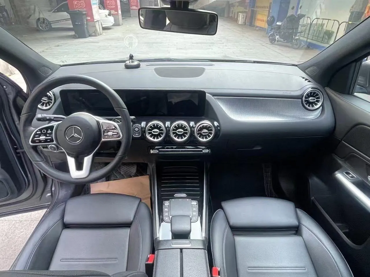 Mercedes Benz 2020 GLA 200 1.3T automatic gear 7
