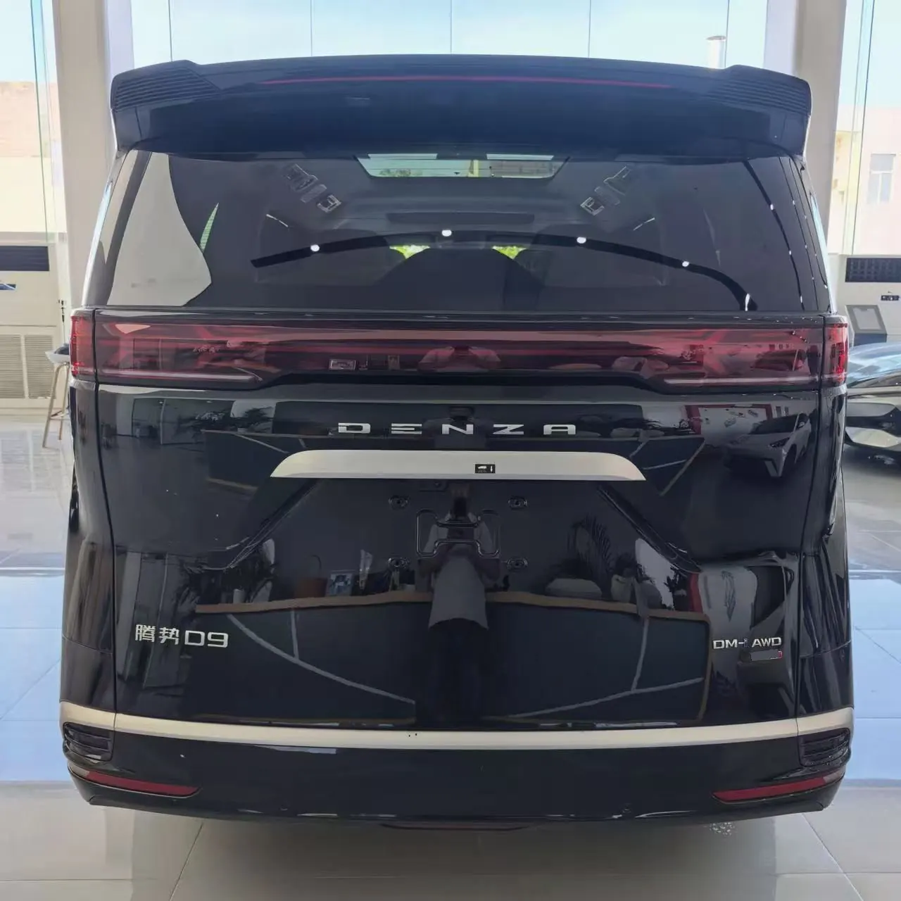 Denza 2025 Denza D9 DM-i 1.5T stepless intelligent driving version 1020 four-wheel drive flagship automatic gear 6