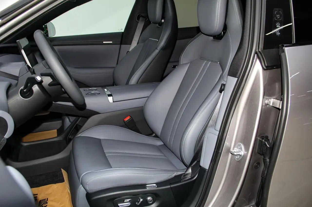 MI 2025 YU7 Long Endurance Four-wheel Drive Pro Edition Automatic Gear 4
