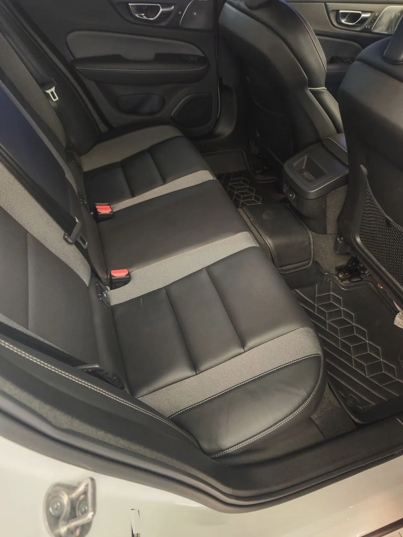 Volvo 2025 S60 48V 2.0T B4 Zhiyuan Sports Edition Automatic Gear 6