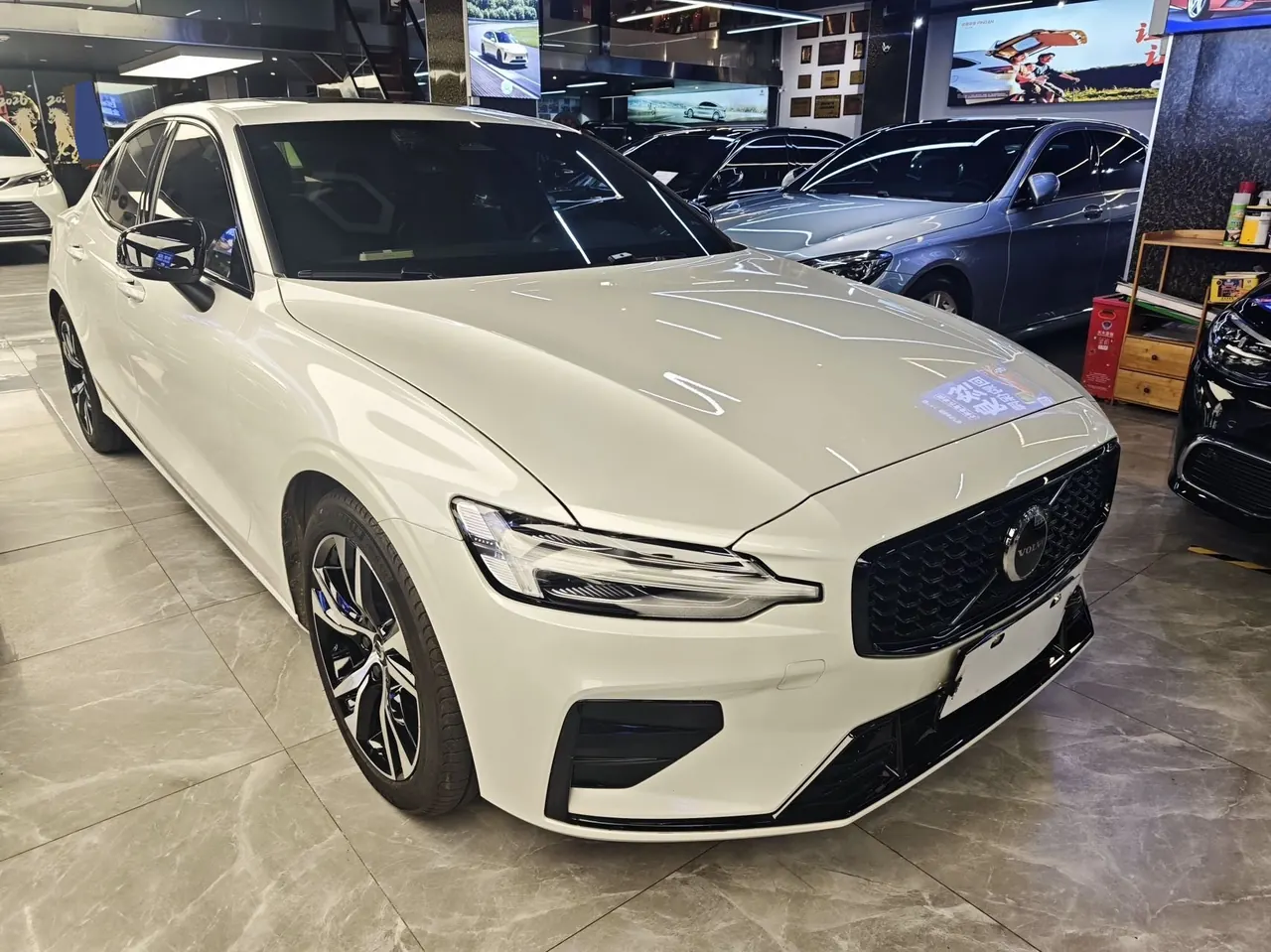 Volvo 2025 S60 48V 2.0T B4 Zhiyuan Sports Edition Automatic Gear 7