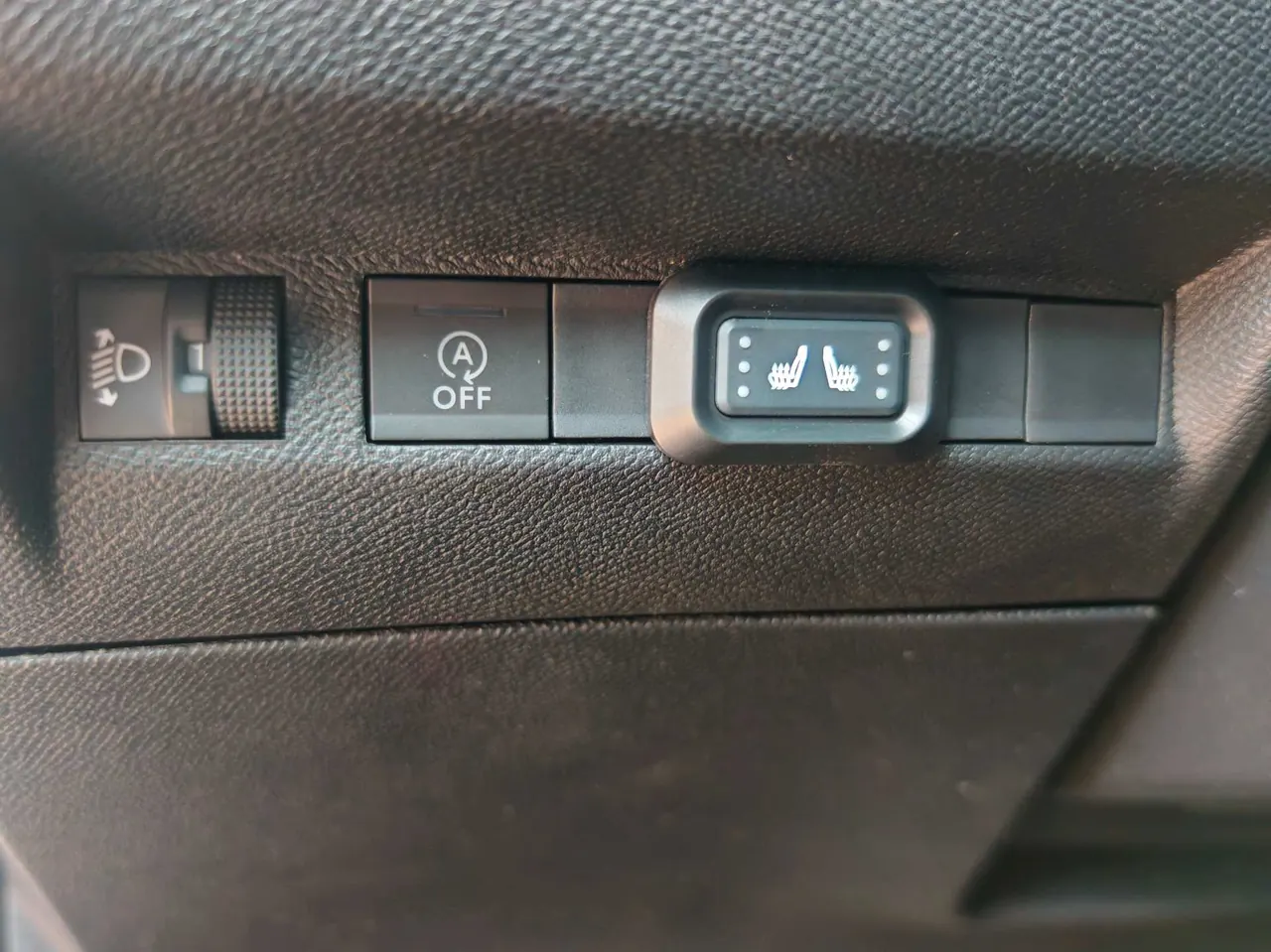 Peugeot 2022 2008 1.2THP 230THP THE ONE Automatic 10