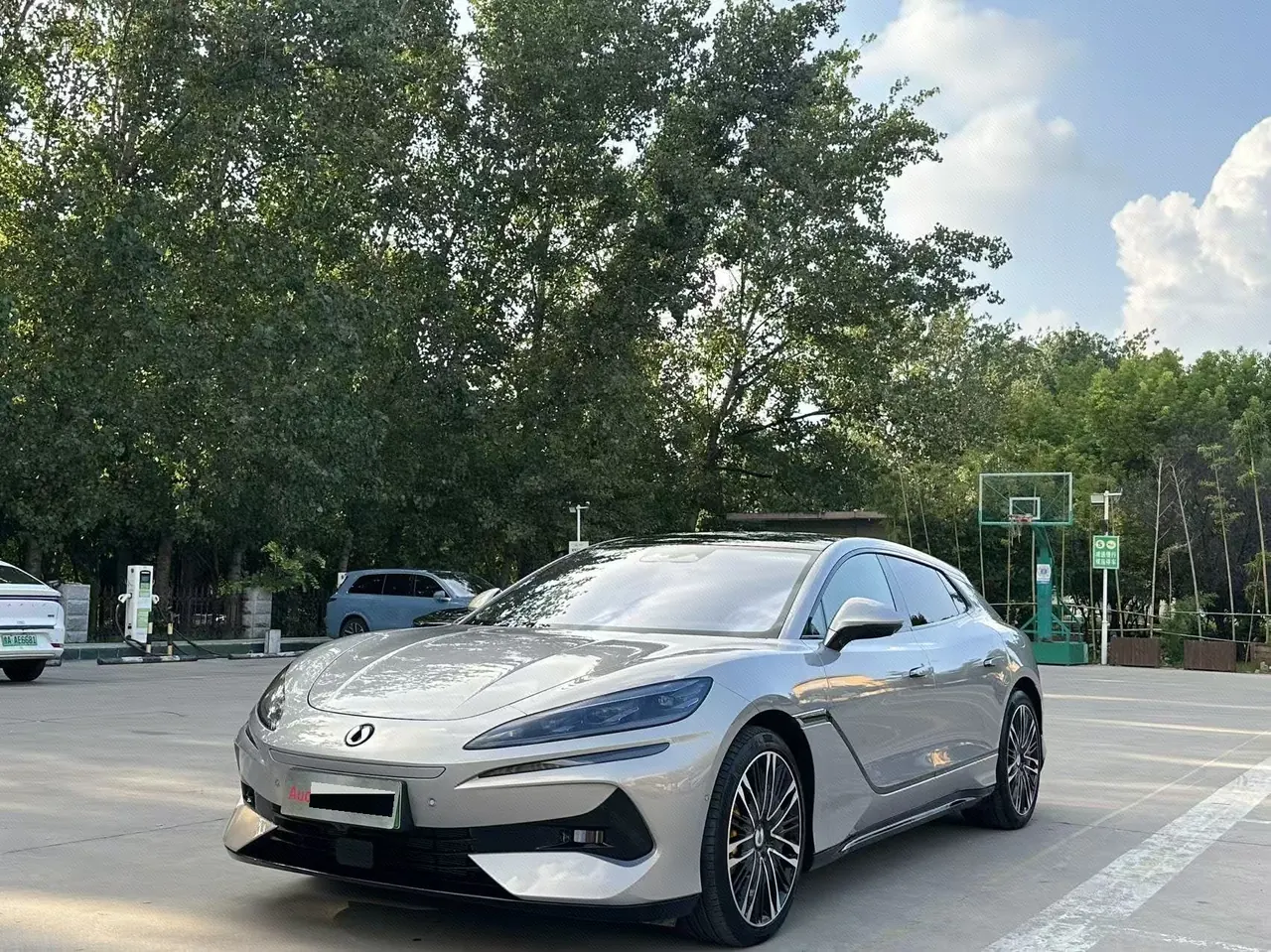 打开图片灯箱:Denza 2024 Denza Z9GT 2.0T stepless 1100 four-wheel drive Ultra version automatic gear