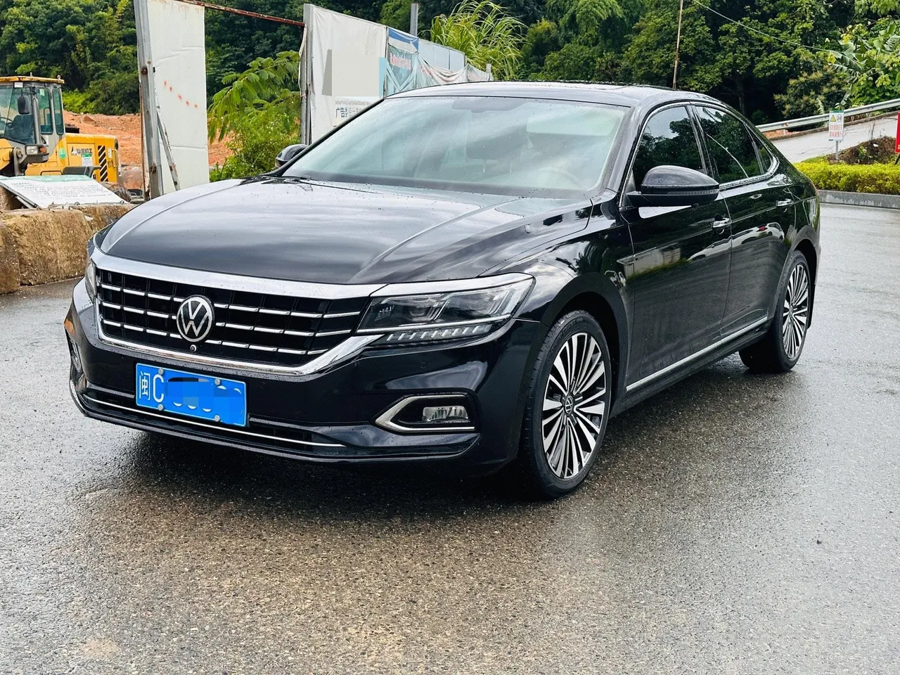 Open image lightbox: Volkswagen 2020 Passat 2.0TSI 330TSI Deluxe Edition Automatic