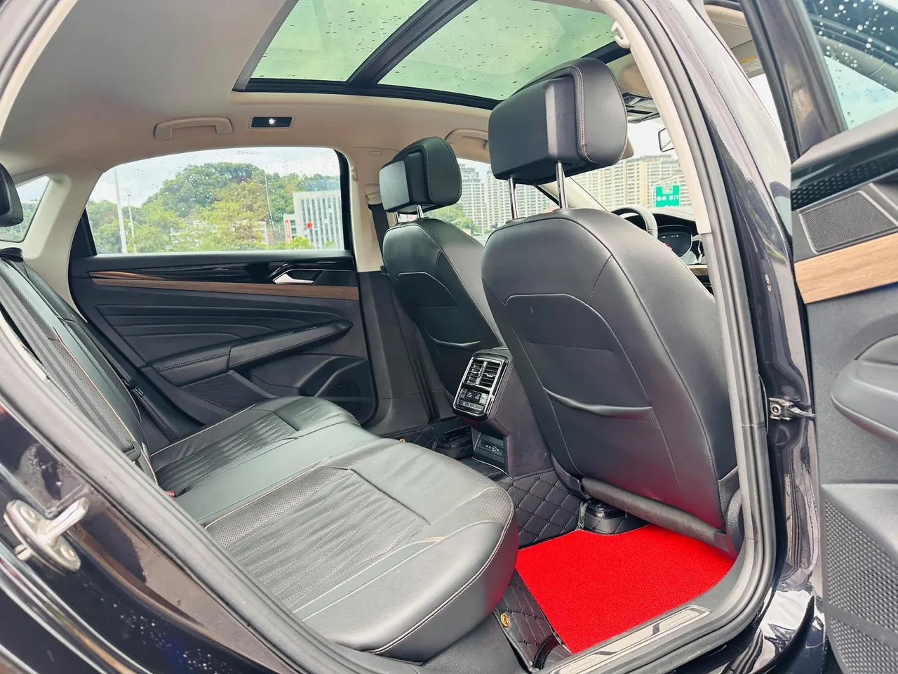 Volkswagen 2020 Passat 2.0TSI 330TSI Deluxe Edition Automatic 7