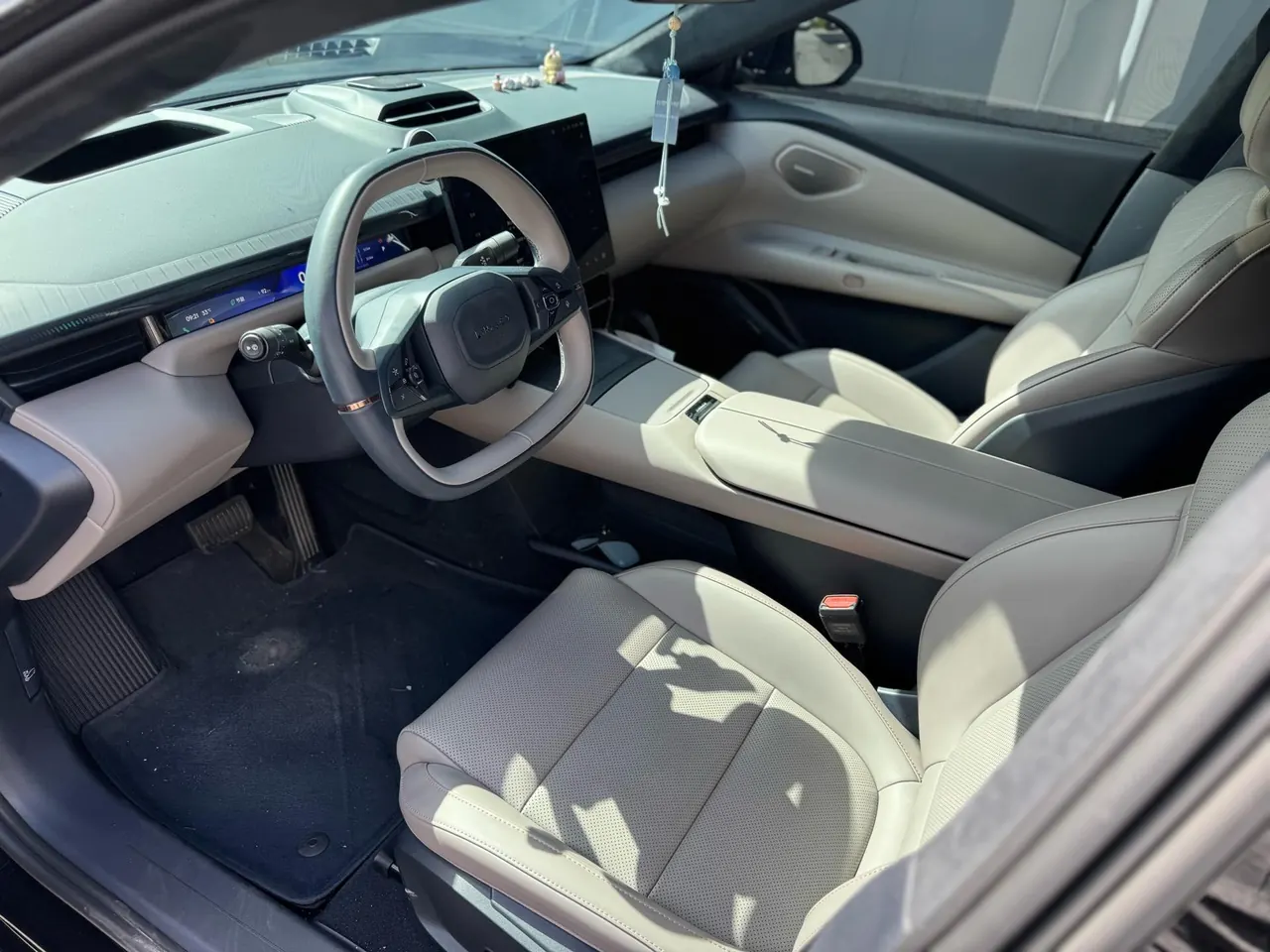 LYNK&amp;CO 2024 LYNK&amp;CO Z10 95kWh 806km rear drive smart drive Max automatic gear 3