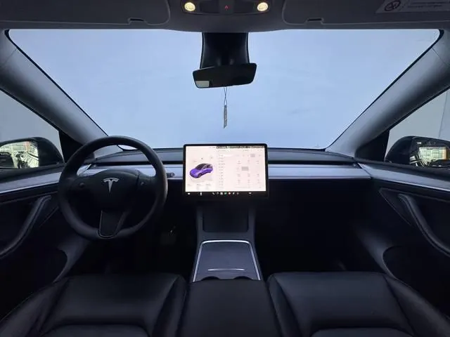 Tesla 2023 Model Y rear-wheel drive version automatic transmission 3