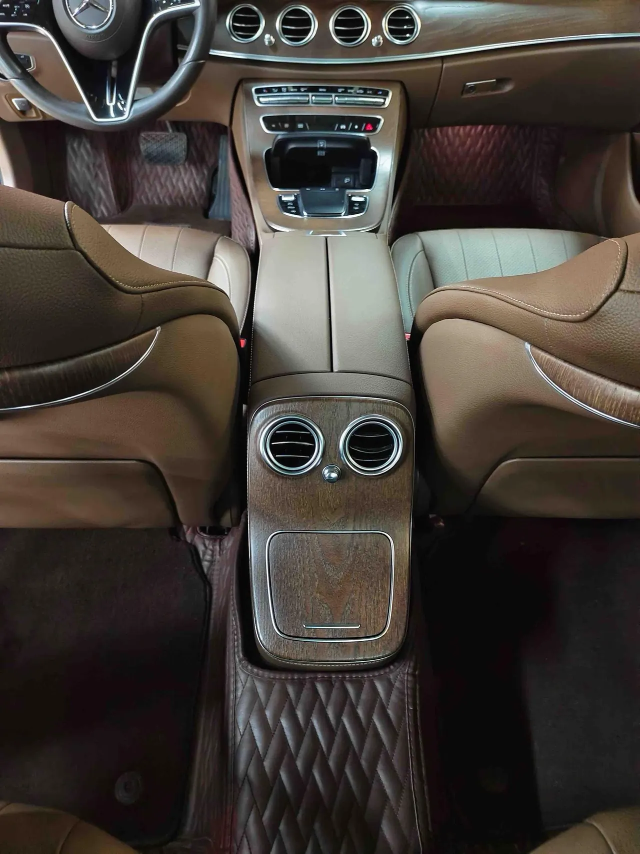 Mercedes Benz E Class 2023 E 300 L 2.0T Luxury Automatic Gear 13
