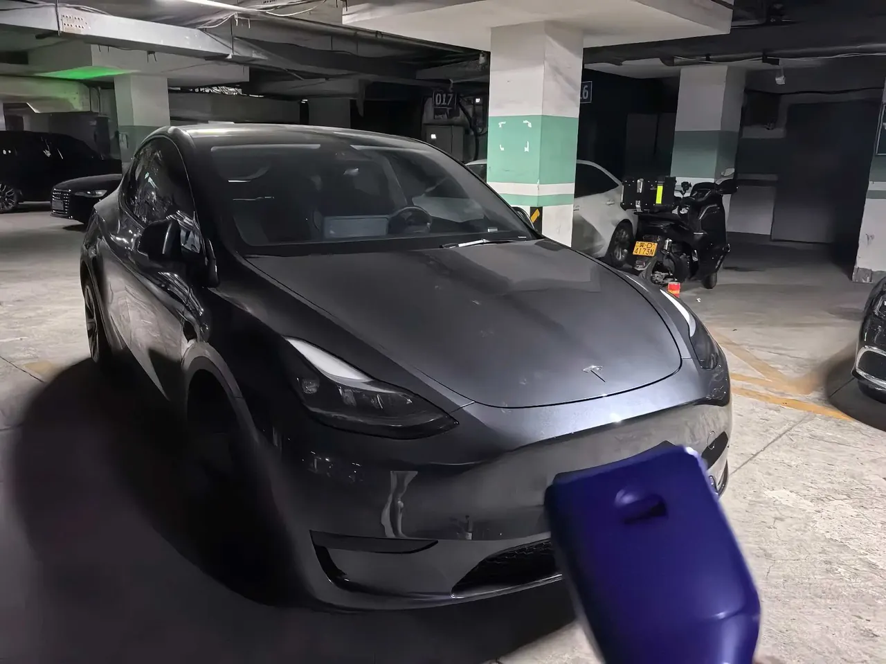 Tesla 2024 Model Y rear-wheel drive version automatic transmission 2