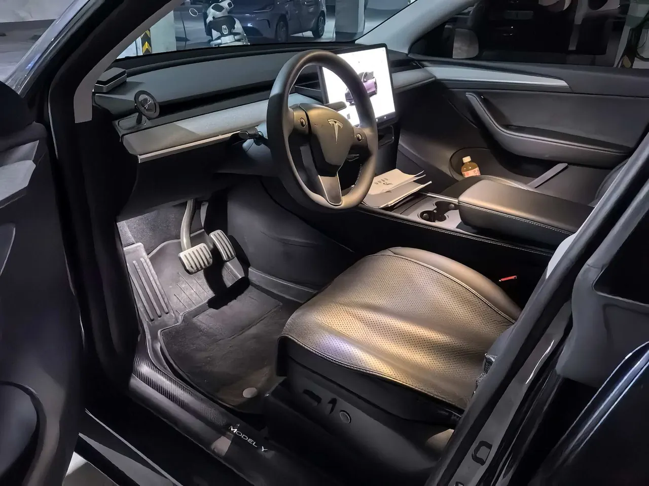 Tesla 2024 Model Y rear-wheel drive version automatic transmission 5