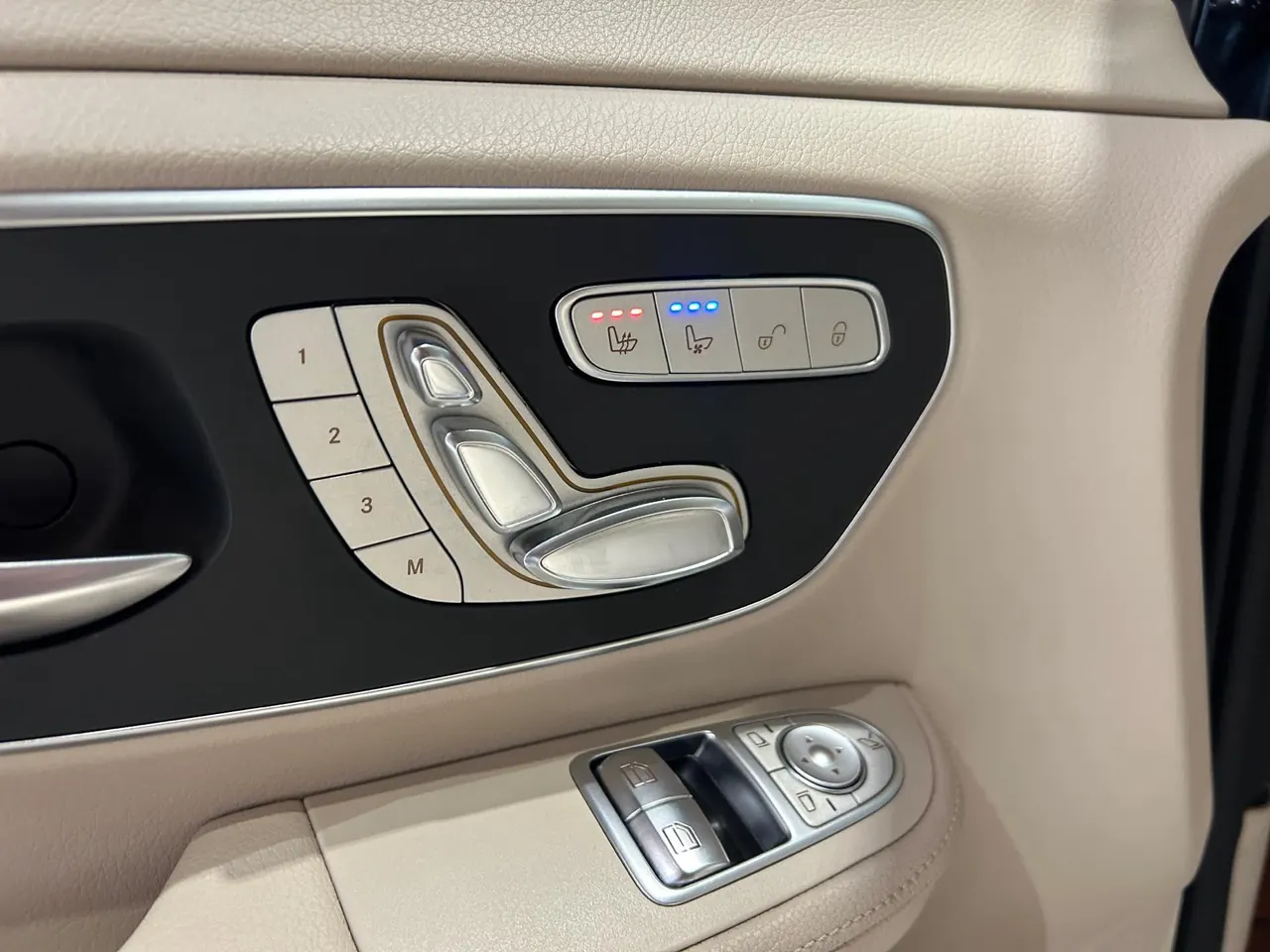 Mercedes Benz V 2020V 260 L 2.0T Deluxe Edition Automatic Gear 2