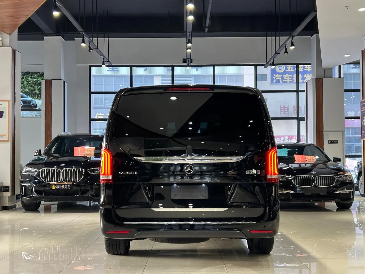 Mercedes Benz V 2020V 260 L 2.0T Deluxe Edition Automatic Gear 9