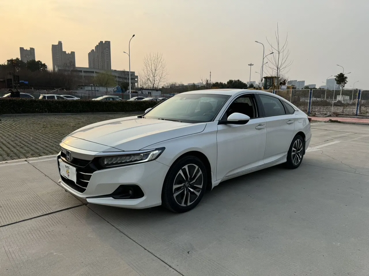 Open image lightbox: Honda 2022 10th Generation Accord Hybrid 2.0 Stepless Sharp Collar Automatic Gear