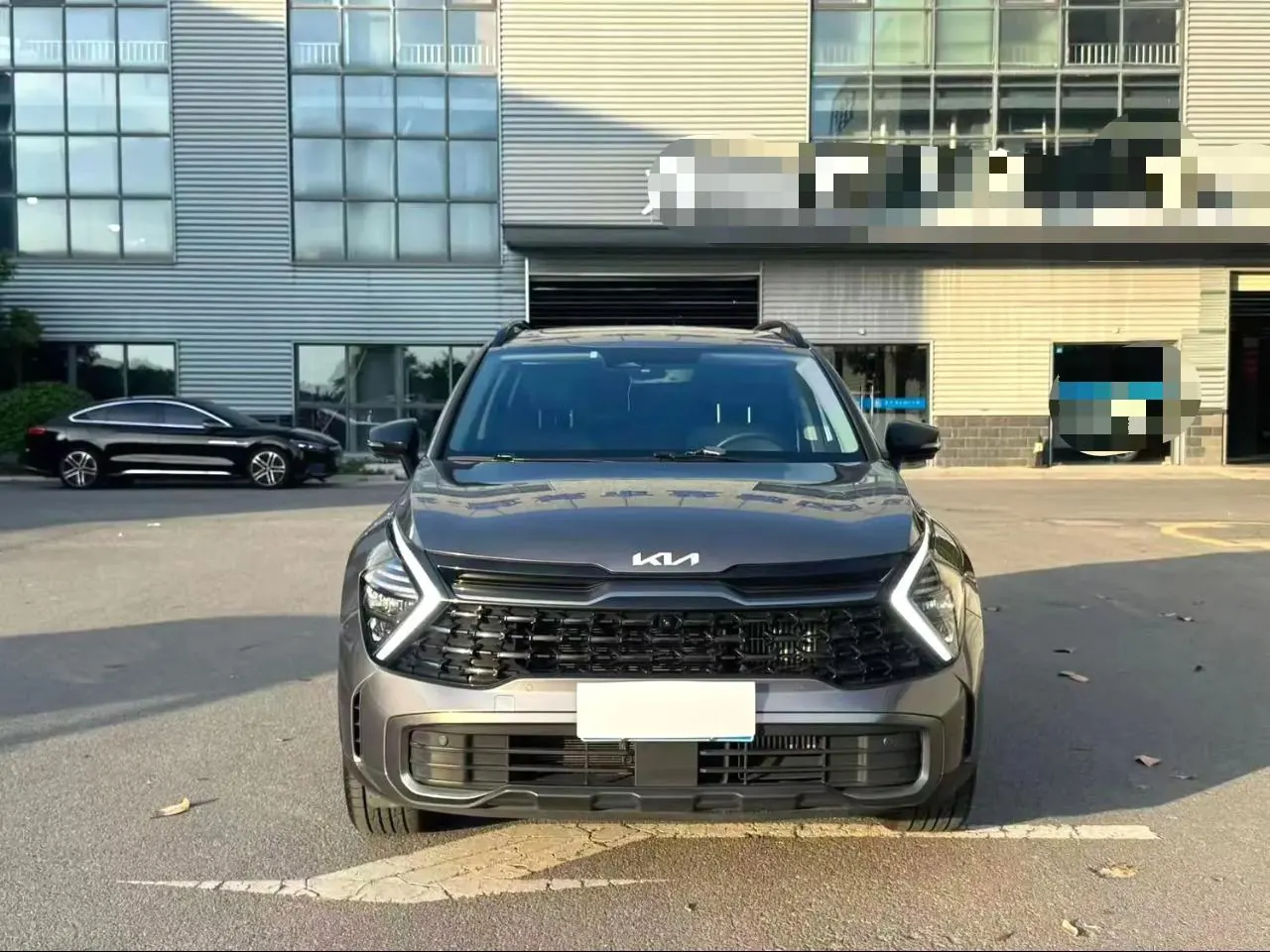 Kia 2023 Lion Platinum Extension 1.5T Two-Drive Premium Edition Automatic Gear 4
