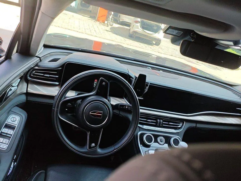 HongQi 2020 H9 48V 2.0T Zhilian Qi Chang Edition Automatic Gear 4