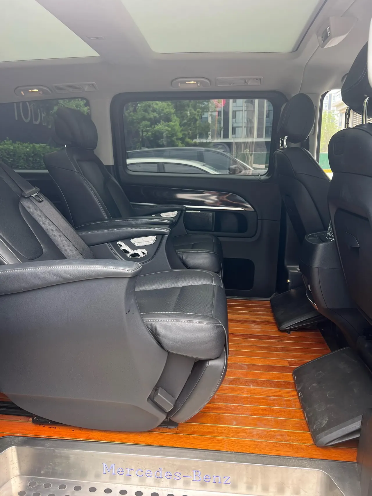 Mercedes Benz V 2020V 260 2.0T Premium Edition Automatic Gear 2