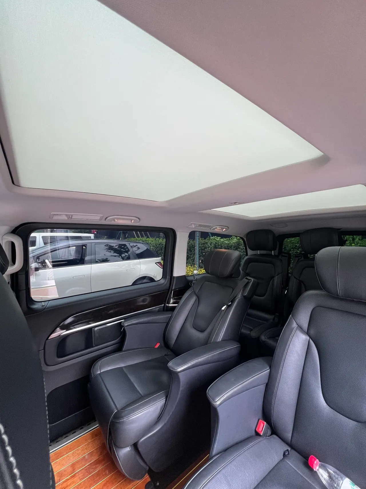 Mercedes Benz V 2020V 260 2.0T Premium Edition Automatic Gear 4