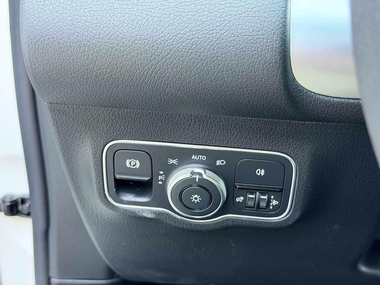 Mercedes Benz 2020 GLB 180 1.3T Fashion Automatic 5