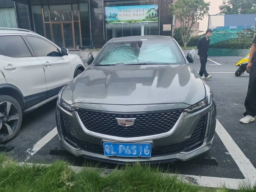 Cadillac 2022 CT5 2.0T 28T Luxury (Standard Edition) Automatic Gear 2