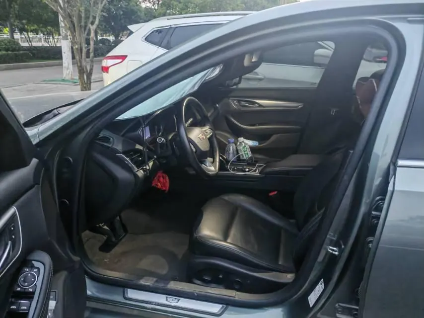 Cadillac 2022 CT5 2.0T 28T Luxury (Standard Edition) Automatic Gear 4